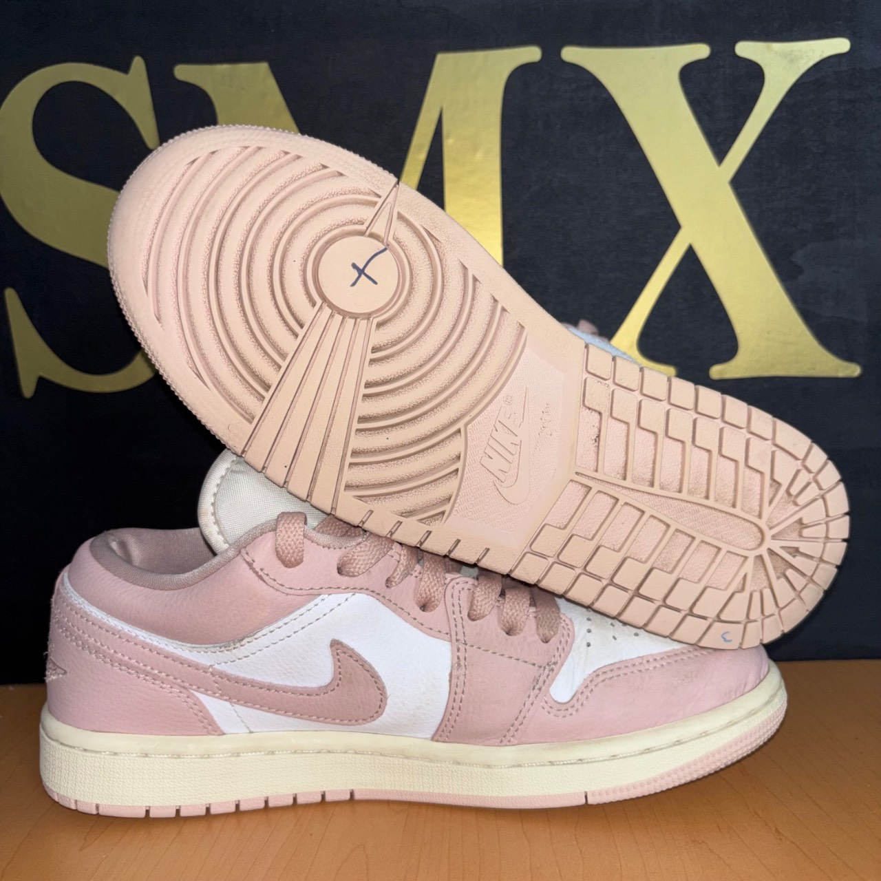 Air Jordan 1 Low SE Pink/White · Foto 2