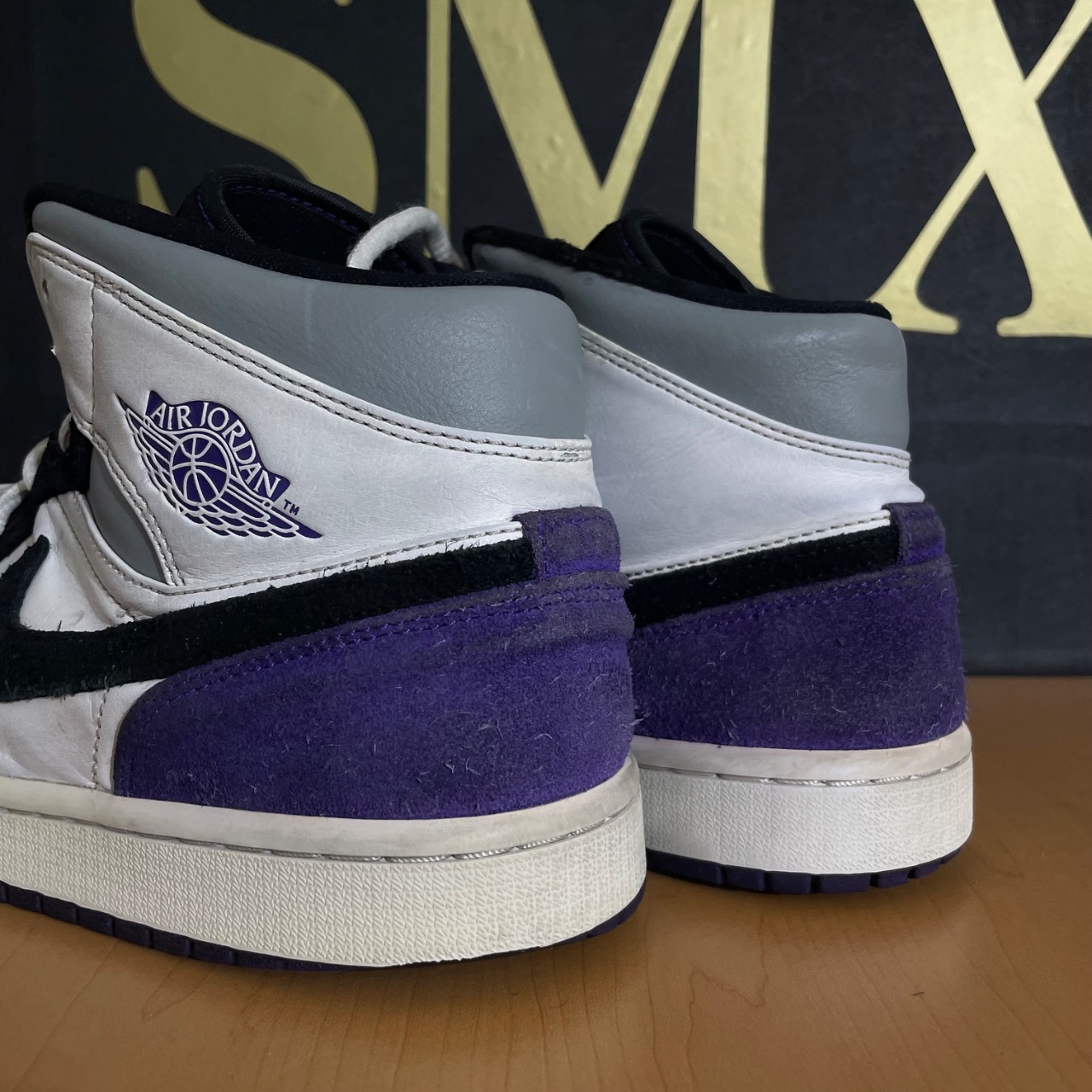 Air Jordan 1 Mid White Black Purple · Foto 4