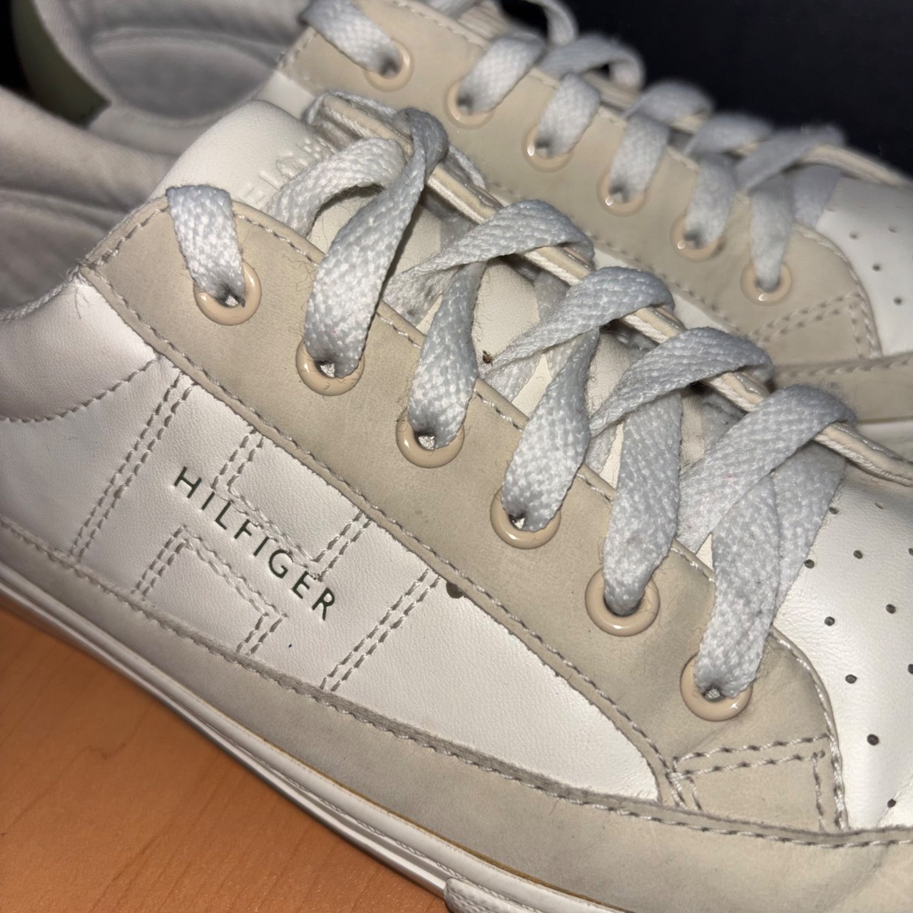 Tommy Hilfiger TWLOLENE-MB blanco con detalles beige y verde oliva · Foto 4