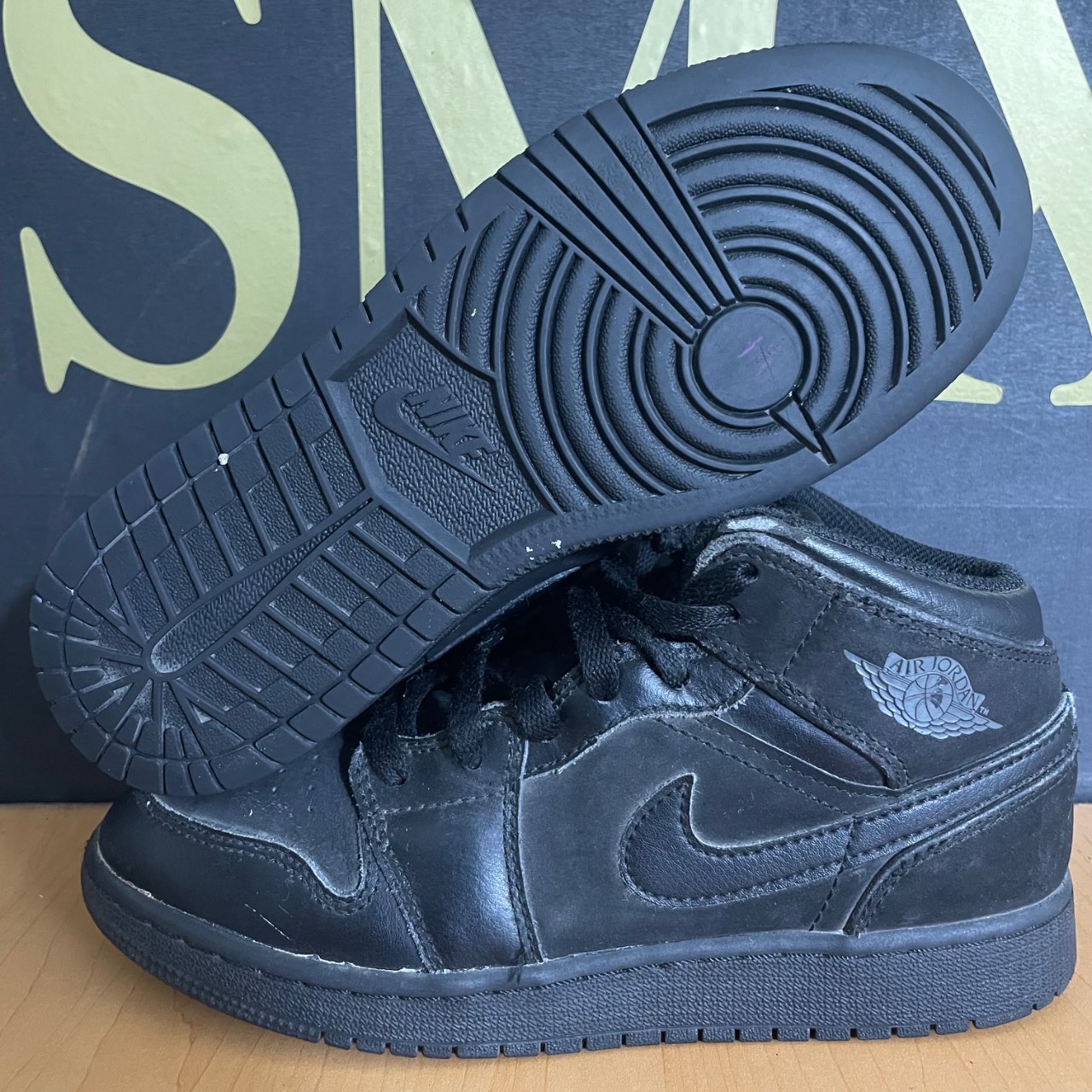 Air Jordan 1 Mid GS · Foto 2