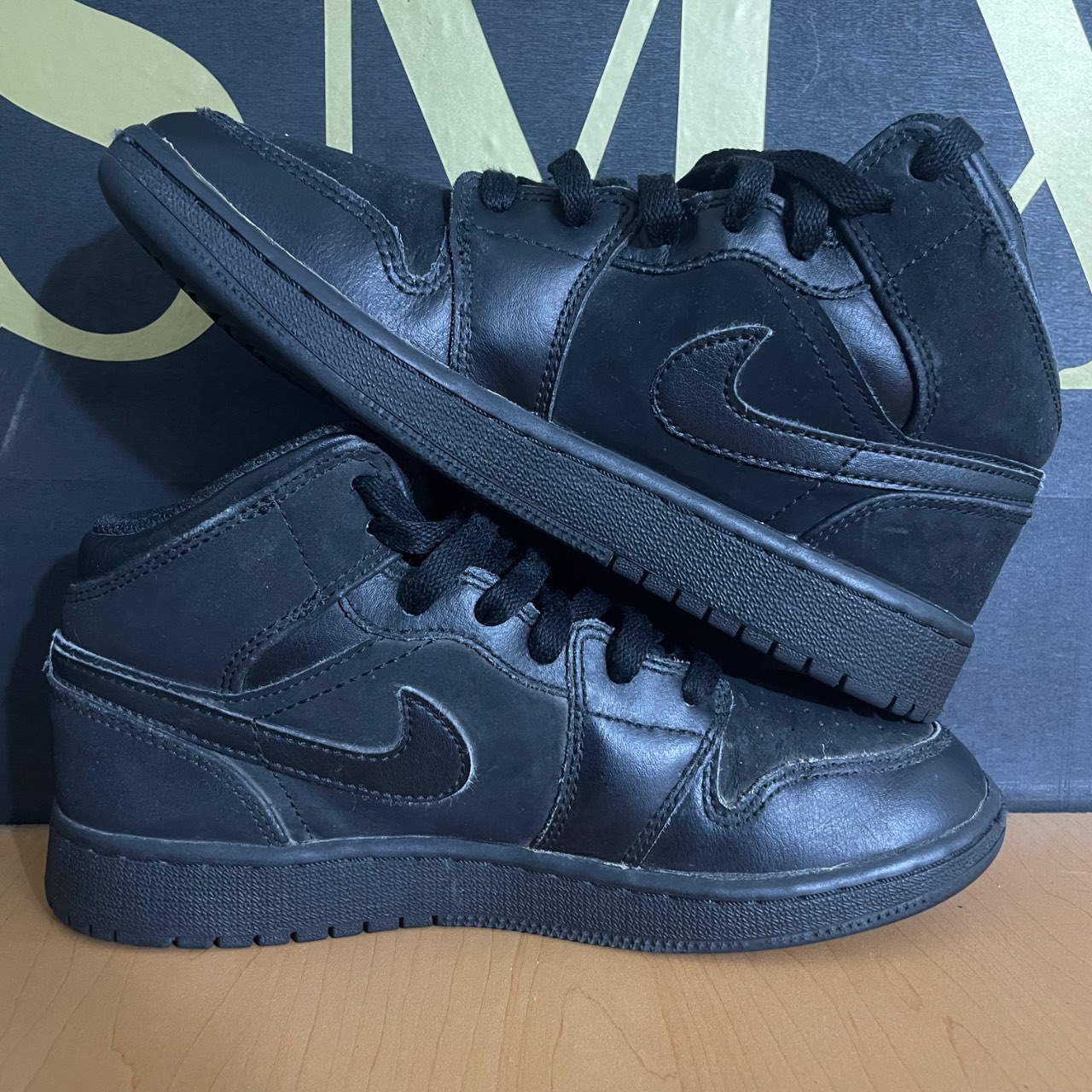 Air Jordan 1 Mid GS · Foto 3