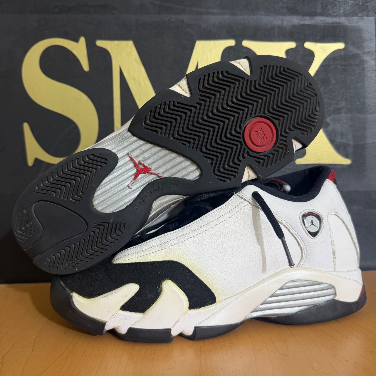 Air Jordan 14 Retro GS 'White Black Red' · Foto 1