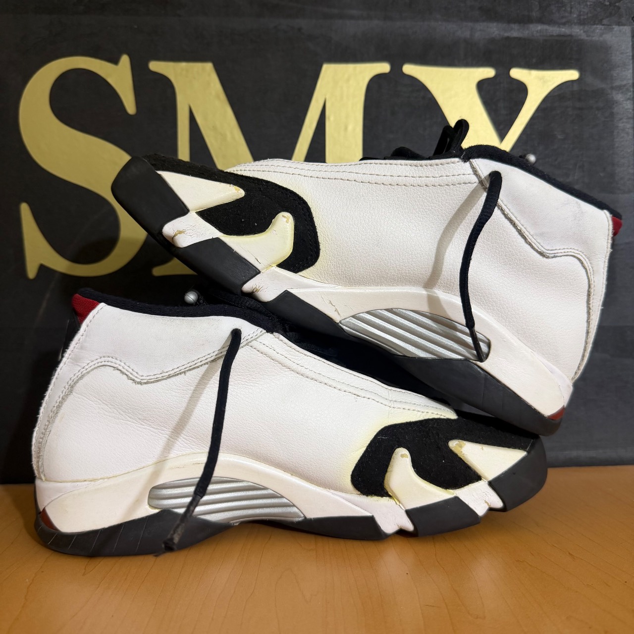 Air Jordan 14 Retro GS 'White Black Red' · Foto 2