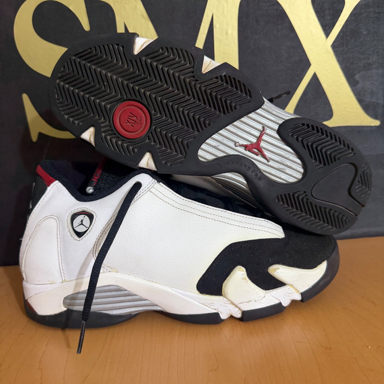 Air Jordan 14 Retro GS 'White Black Red' · Foto 3