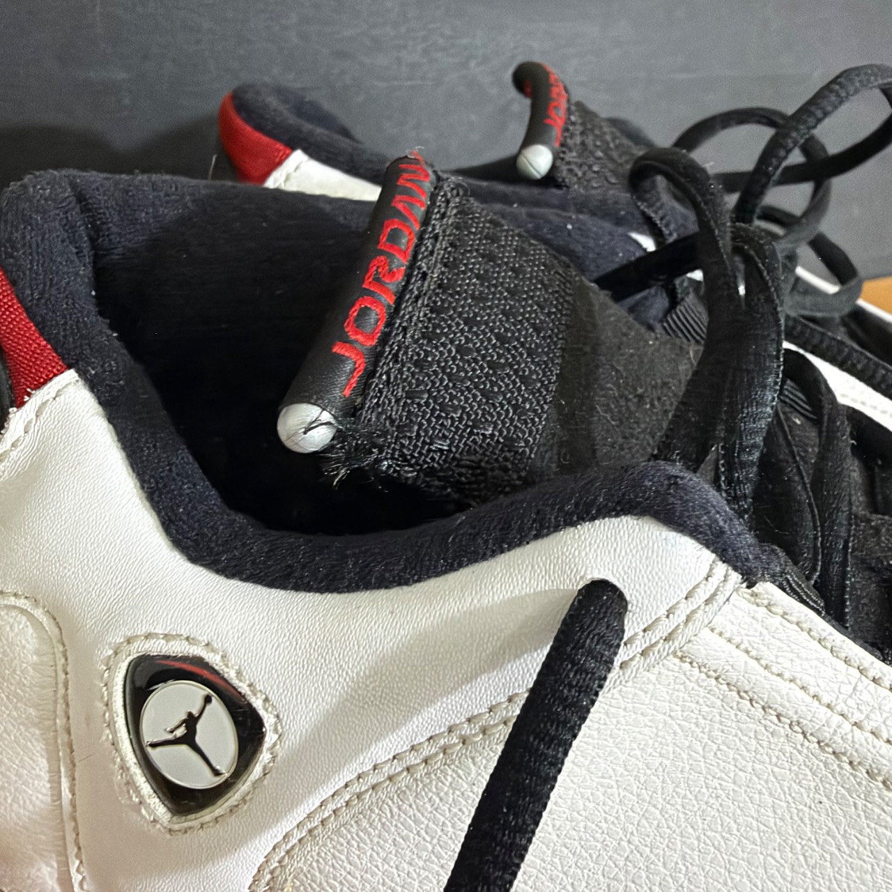 Air Jordan 14 Retro GS 'White Black Red' · Foto 6