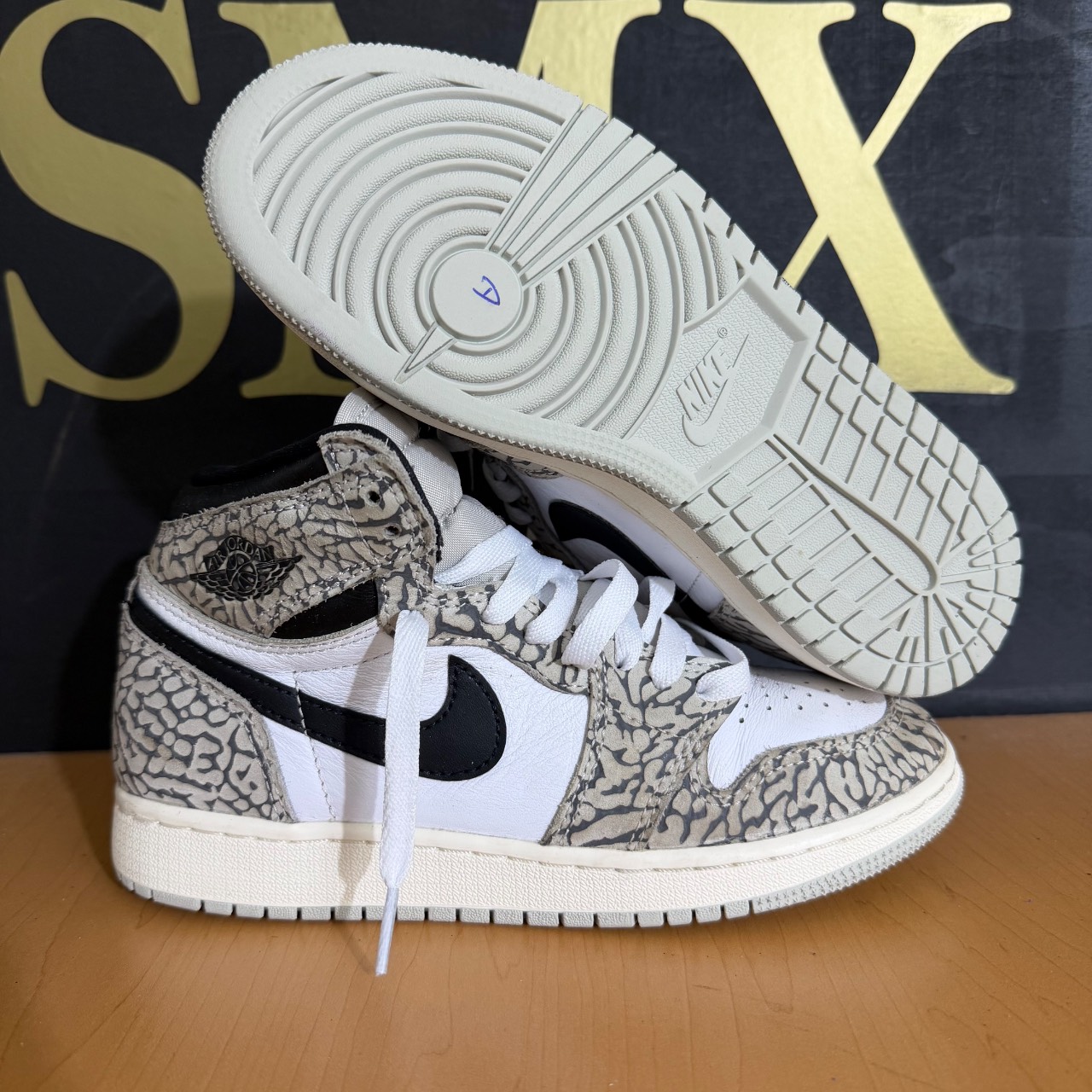 Air Jordan 1 Mid Elephant · Foto 1