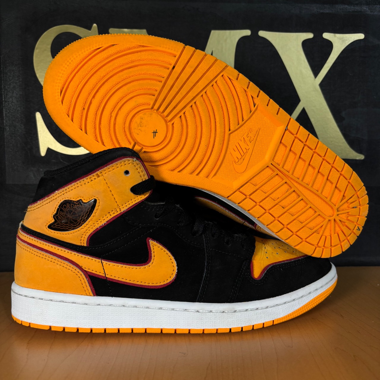 Air Jordan 1 Mid SE Black/Vivid Orange/Cardinal Red/White