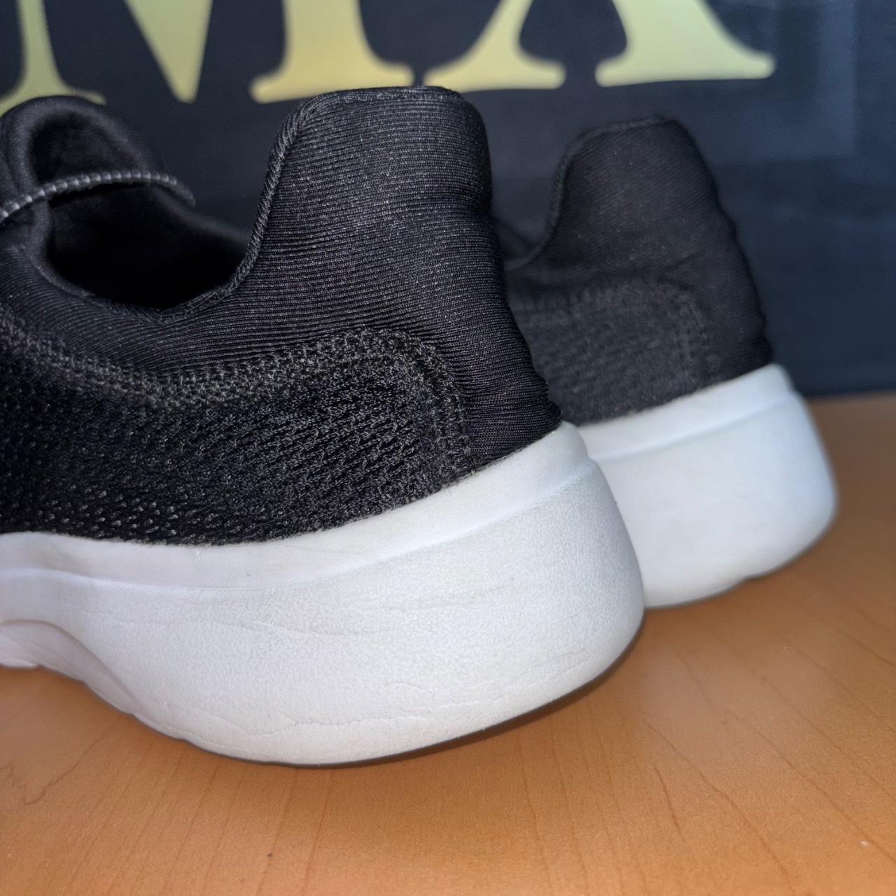S Sport by Skechers negro con suela blanca · Foto 4