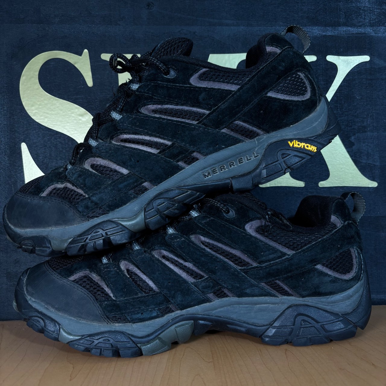 Merrell J06017 negro con detalles gris oscuro · Foto 4