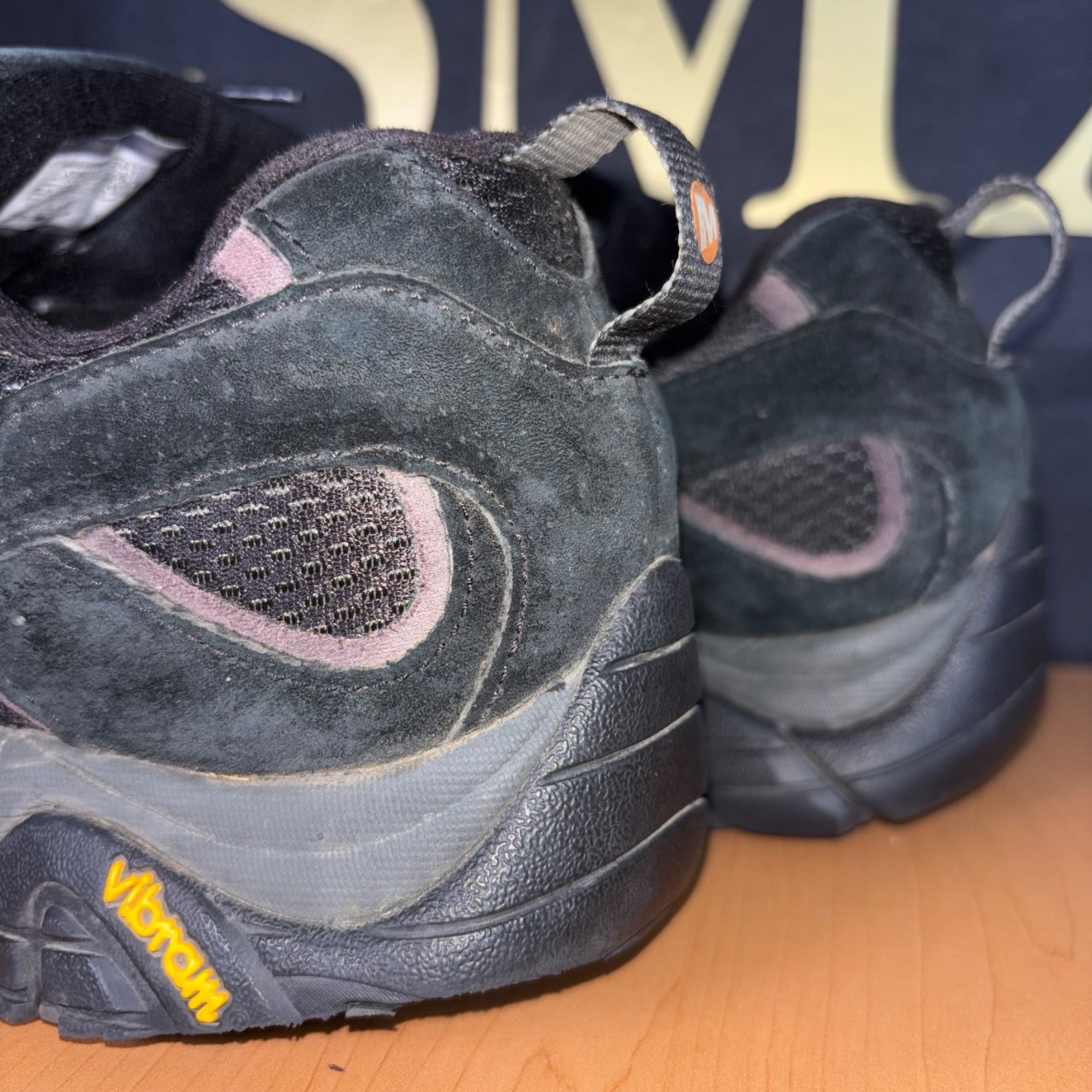 Merrell J06017 negro con detalles gris oscuro · Foto 5