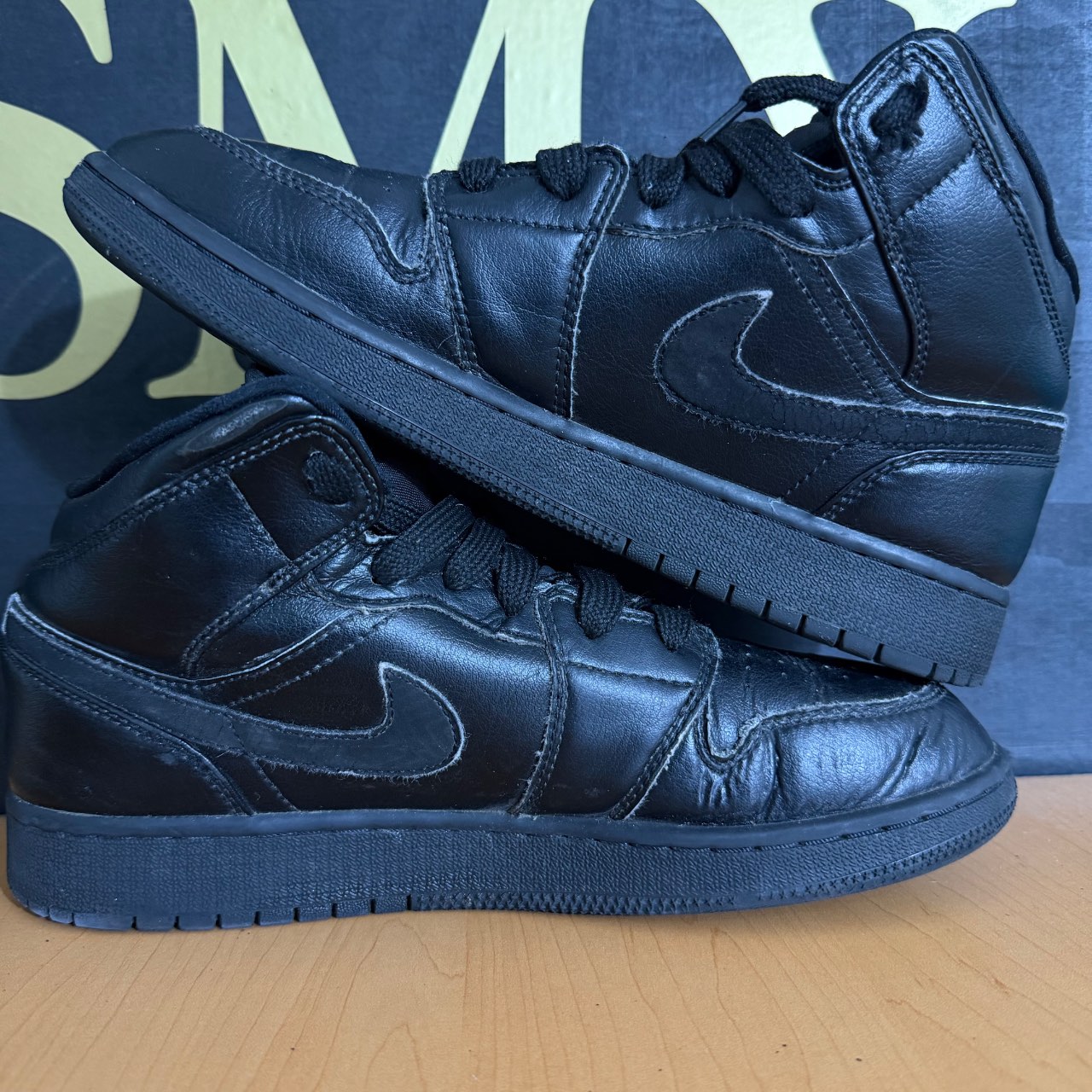 Air Jordan 1 Mid SE GS · Foto 5