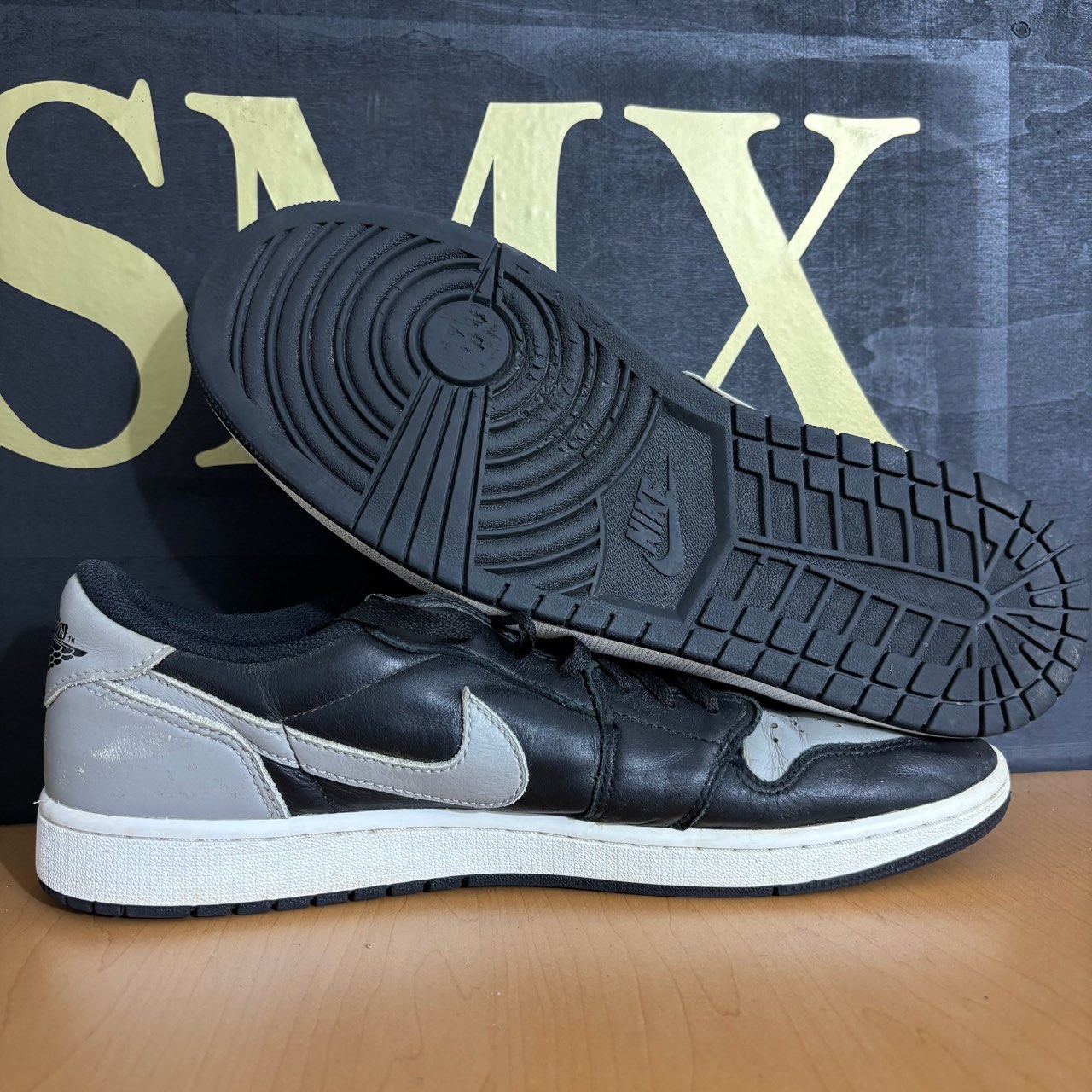 Air Jordan 1 Low OG Black Cement · Foto 2