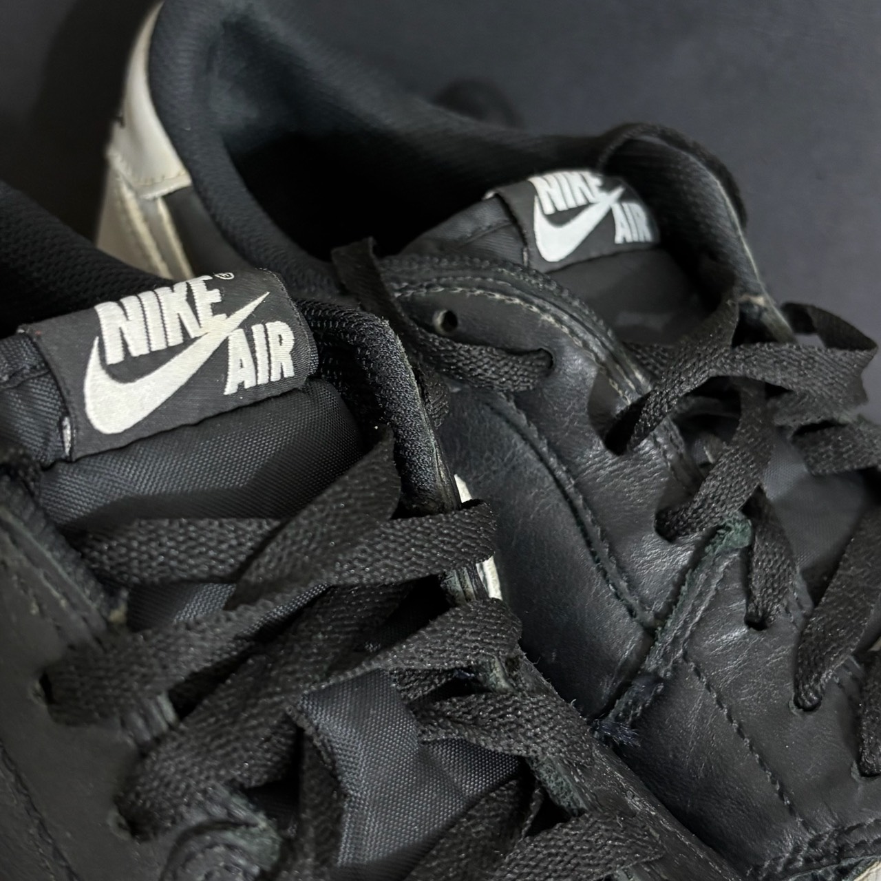 Air Jordan 1 Low OG Black Cement · Foto 3