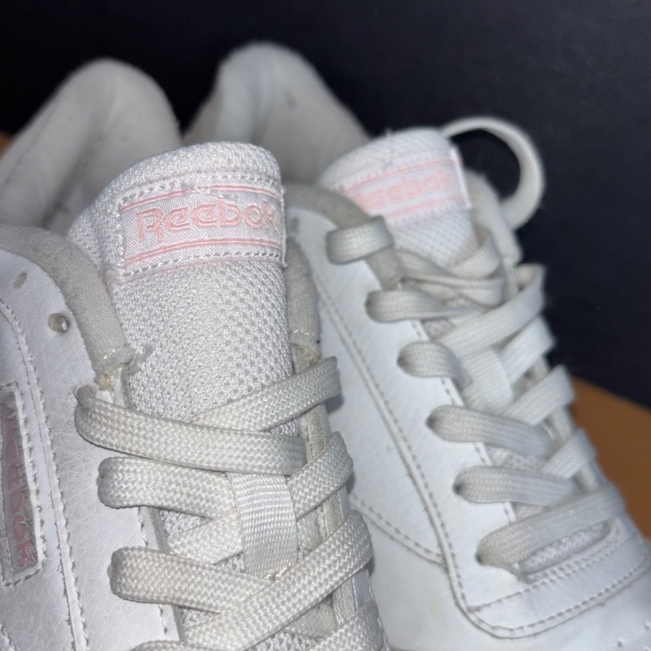 Reebok Club C 85 Blanco con rosa claro y gamuza gris · Foto 4
