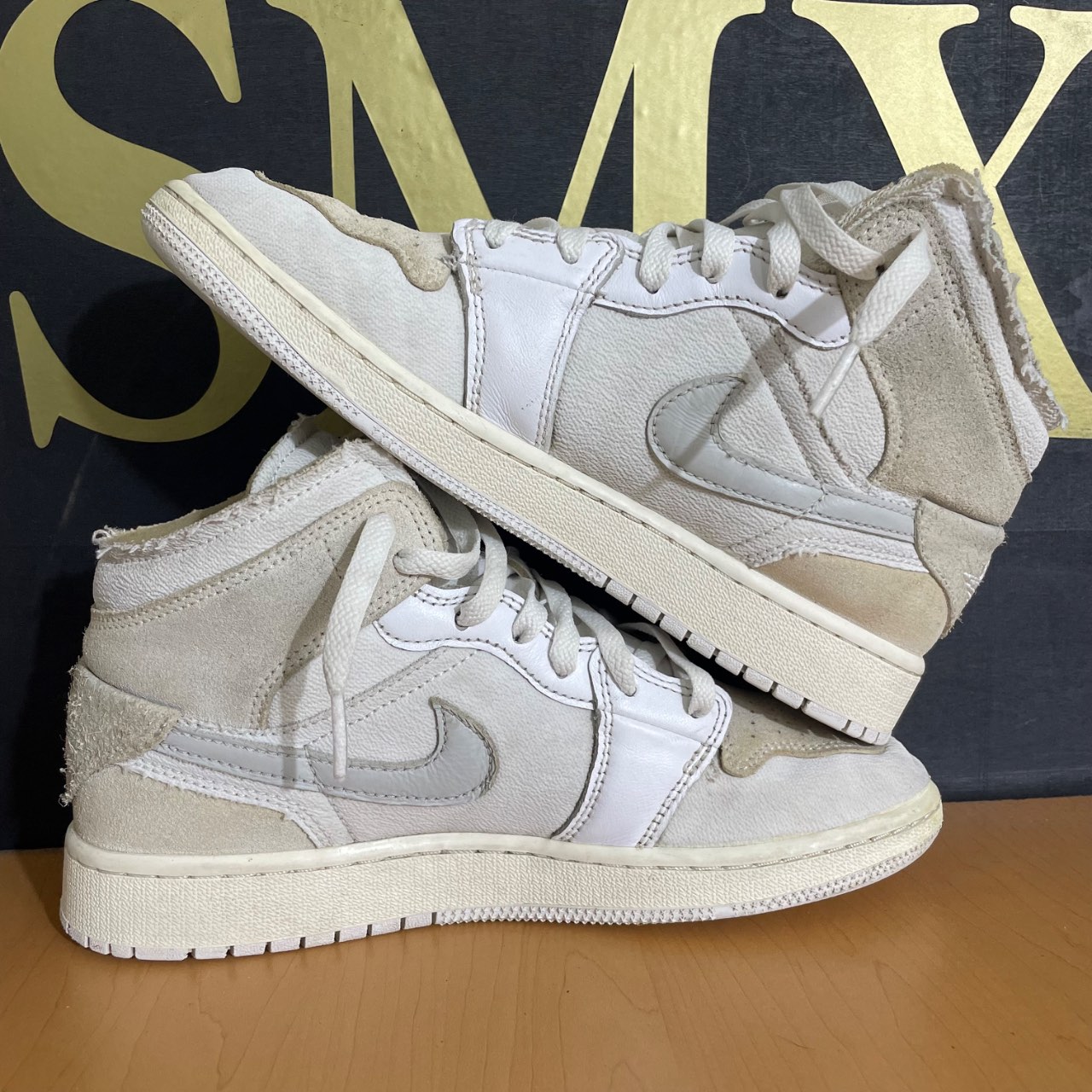 Air Jordan 1 Mid SE Craft "Inside Out" Light Orewood Brown · Foto 3