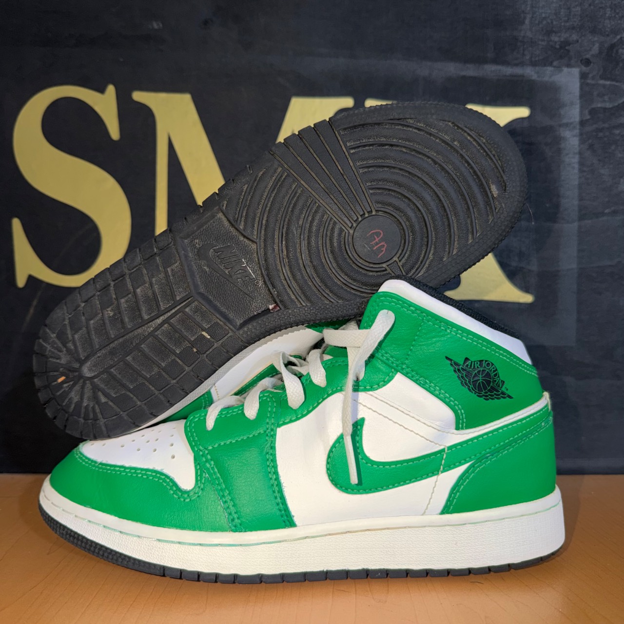 Air Jordan 1 Mid GS · Foto 2