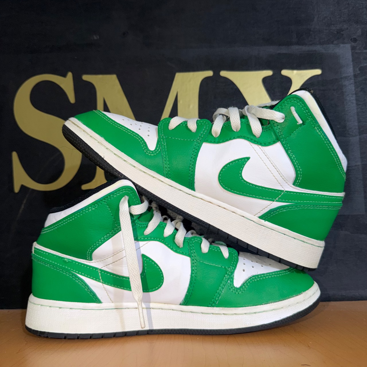 Air Jordan 1 Mid GS · Foto 3