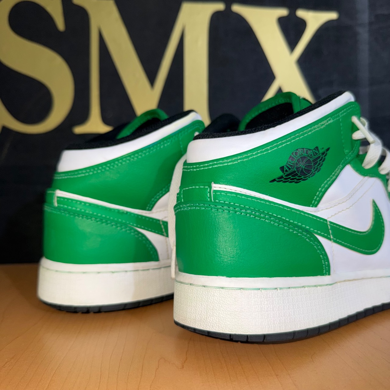 Air Jordan 1 Mid GS · Foto 4