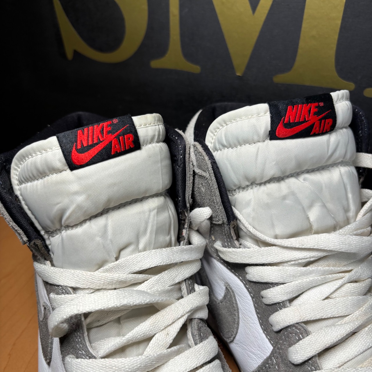Air Jordan 1 Retro High OG Black/Fire Red/Light Smoke Grey/Sail · Foto 3