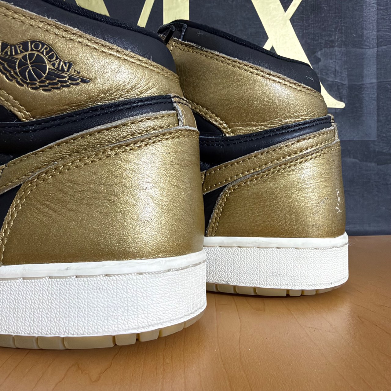 Air Jordan 1 High OG "DMP" (Black/Metallic Gold) · Foto 4