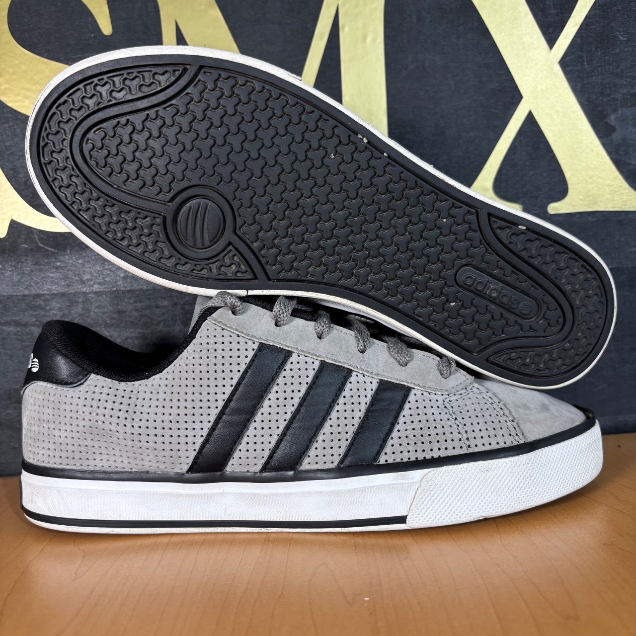 Adidas Neo Label gris con negro · Foto 1