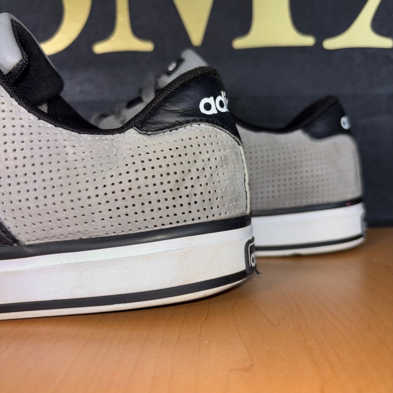 Adidas Neo Label gris con negro · Foto 4