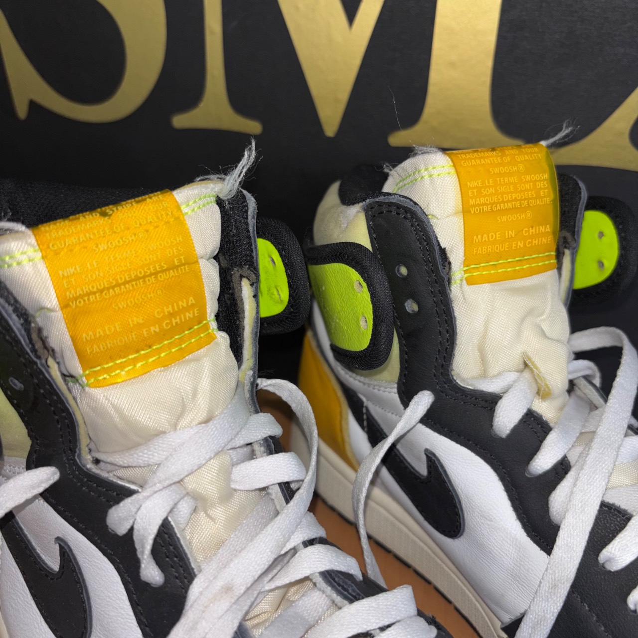 Air Jordan 1 High OG Volt Gold Volt/Gold/Black/White · Foto 3