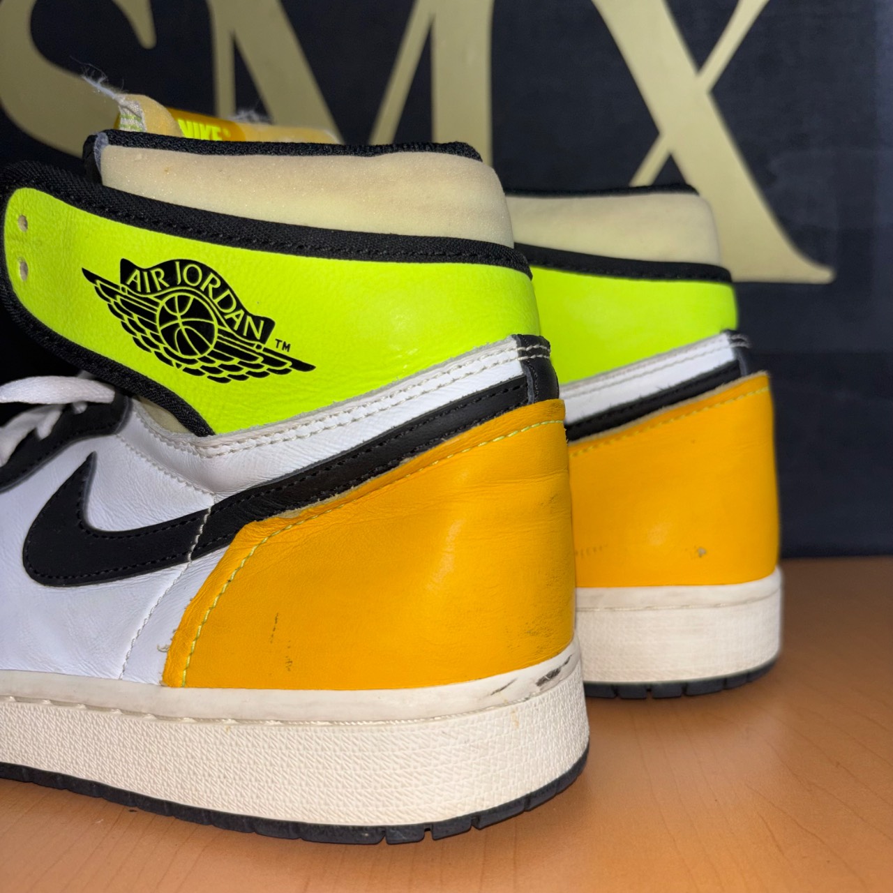 Air Jordan 1 High OG Volt Gold Volt/Gold/Black/White · Foto 5