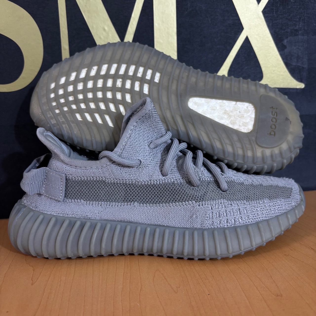 adidas Yeezy Boost 350 V2 · Foto 1