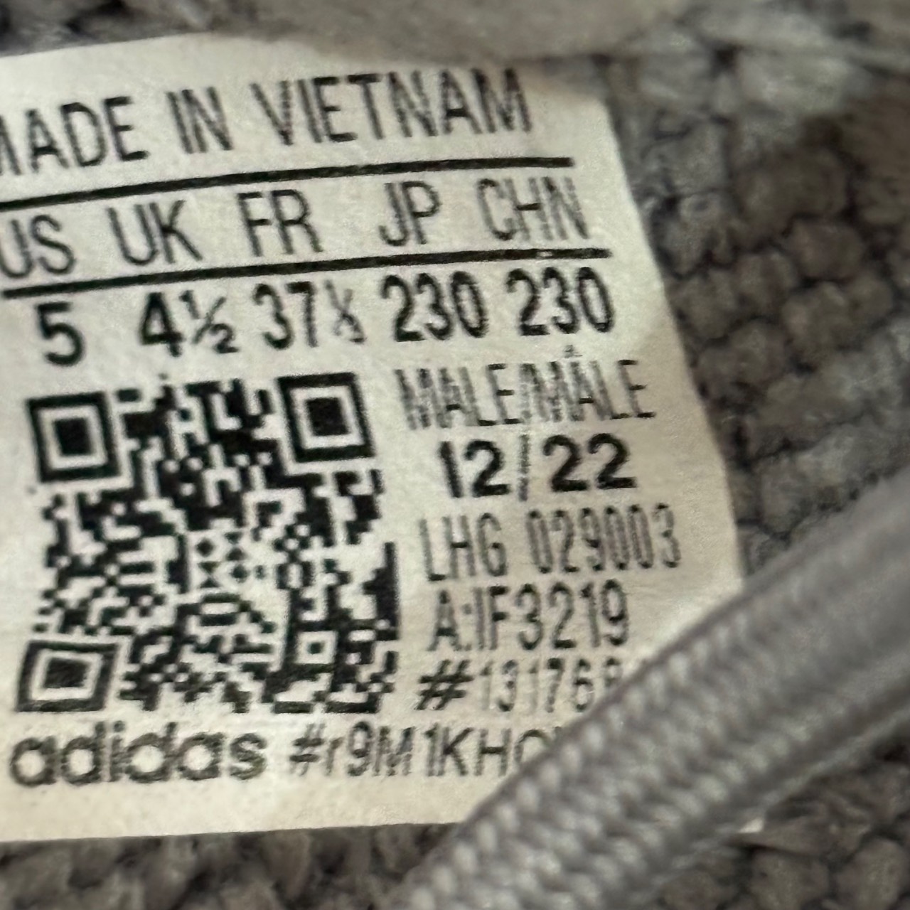 adidas Yeezy Boost 350 V2 · Foto 6