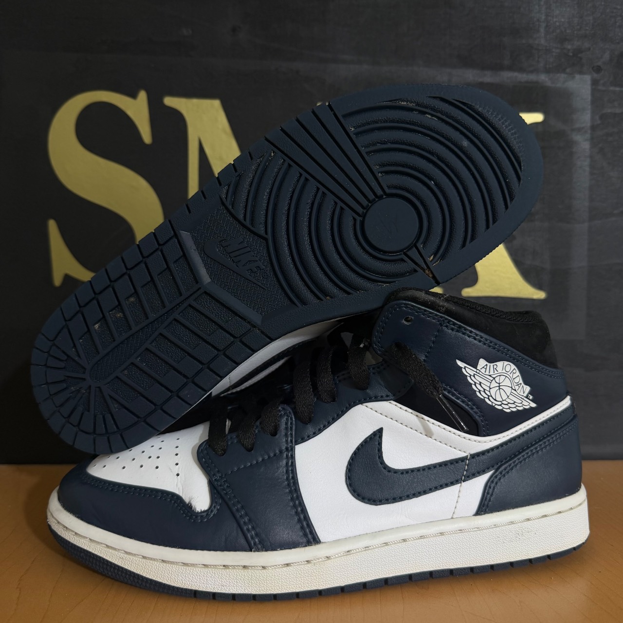 Air Jordan 1 Mid · Foto 2