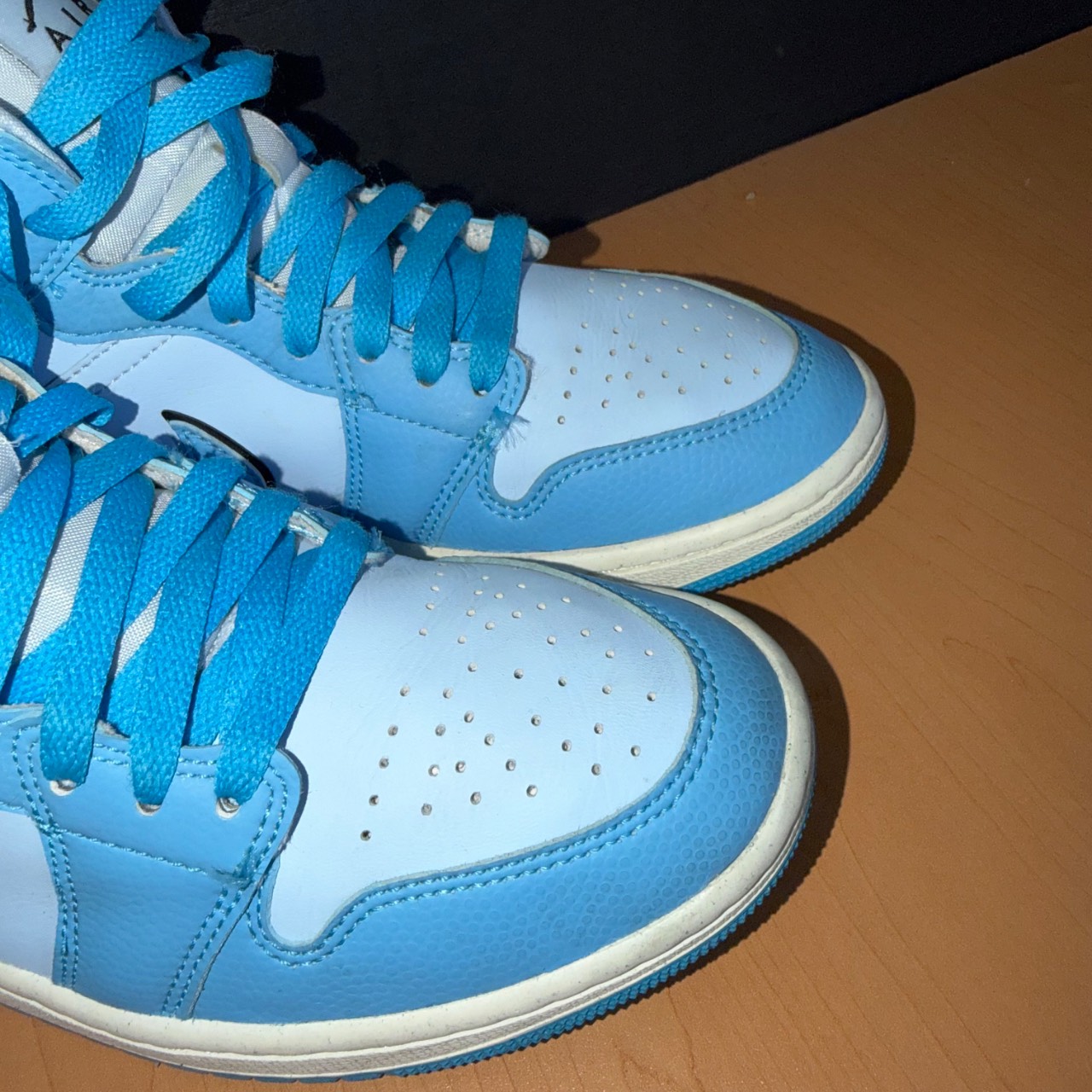 Air Jordan 1 Mid SE Ice Blue · Foto 3