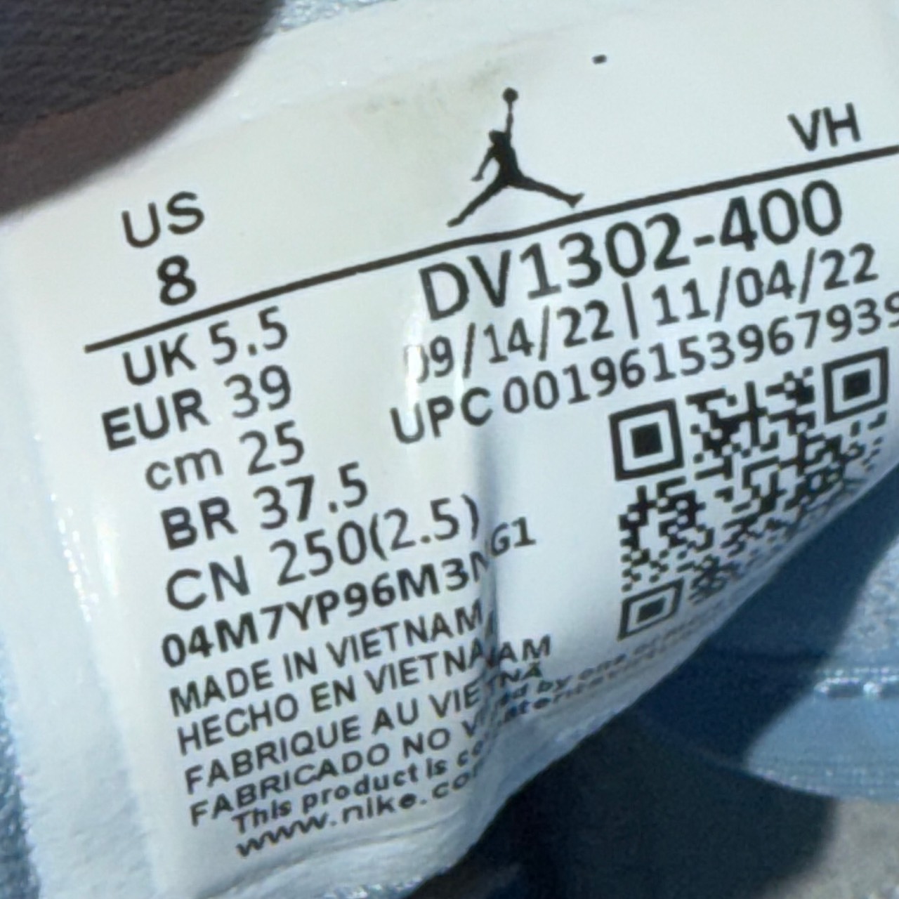 Air Jordan 1 Mid SE Ice Blue · Foto 5