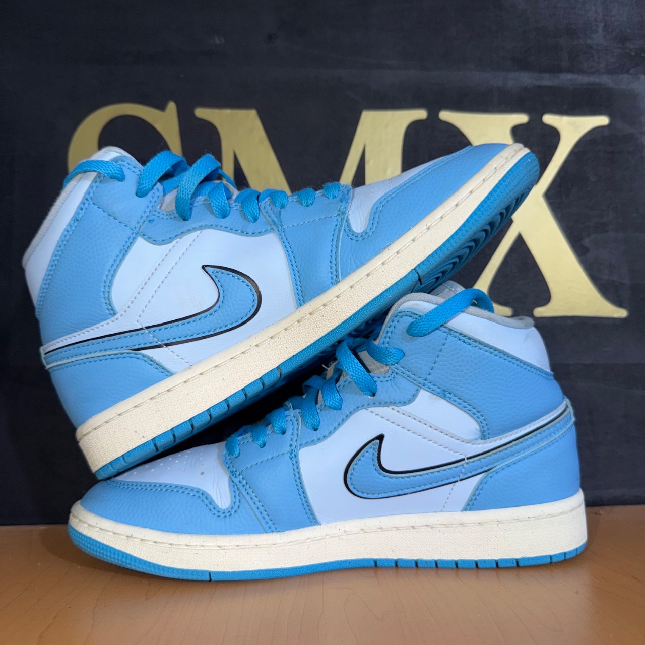 Air Jordan 1 Mid SE Ice Blue · Foto 6