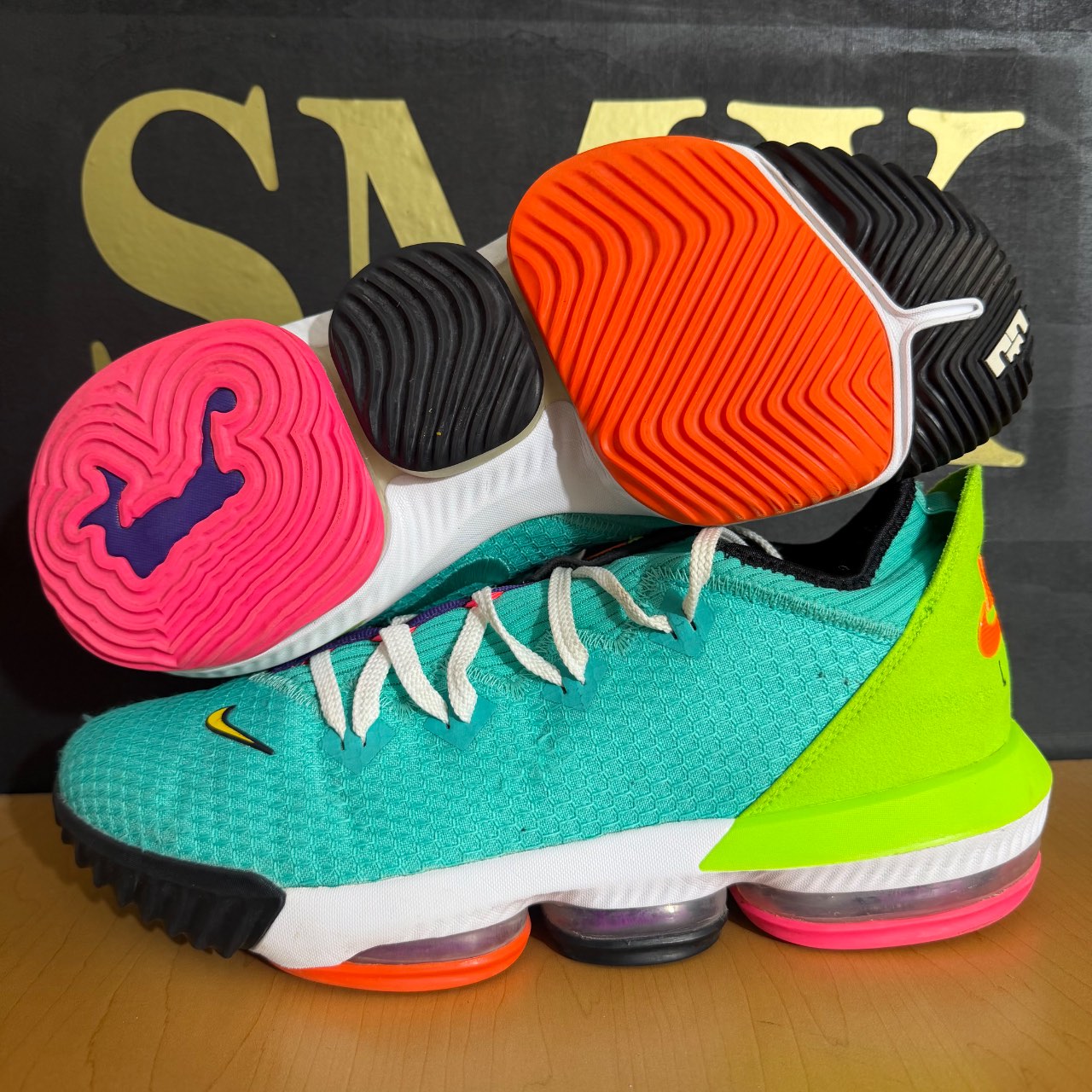 Nike LeBron 16 Low Air LBJ · Foto 2