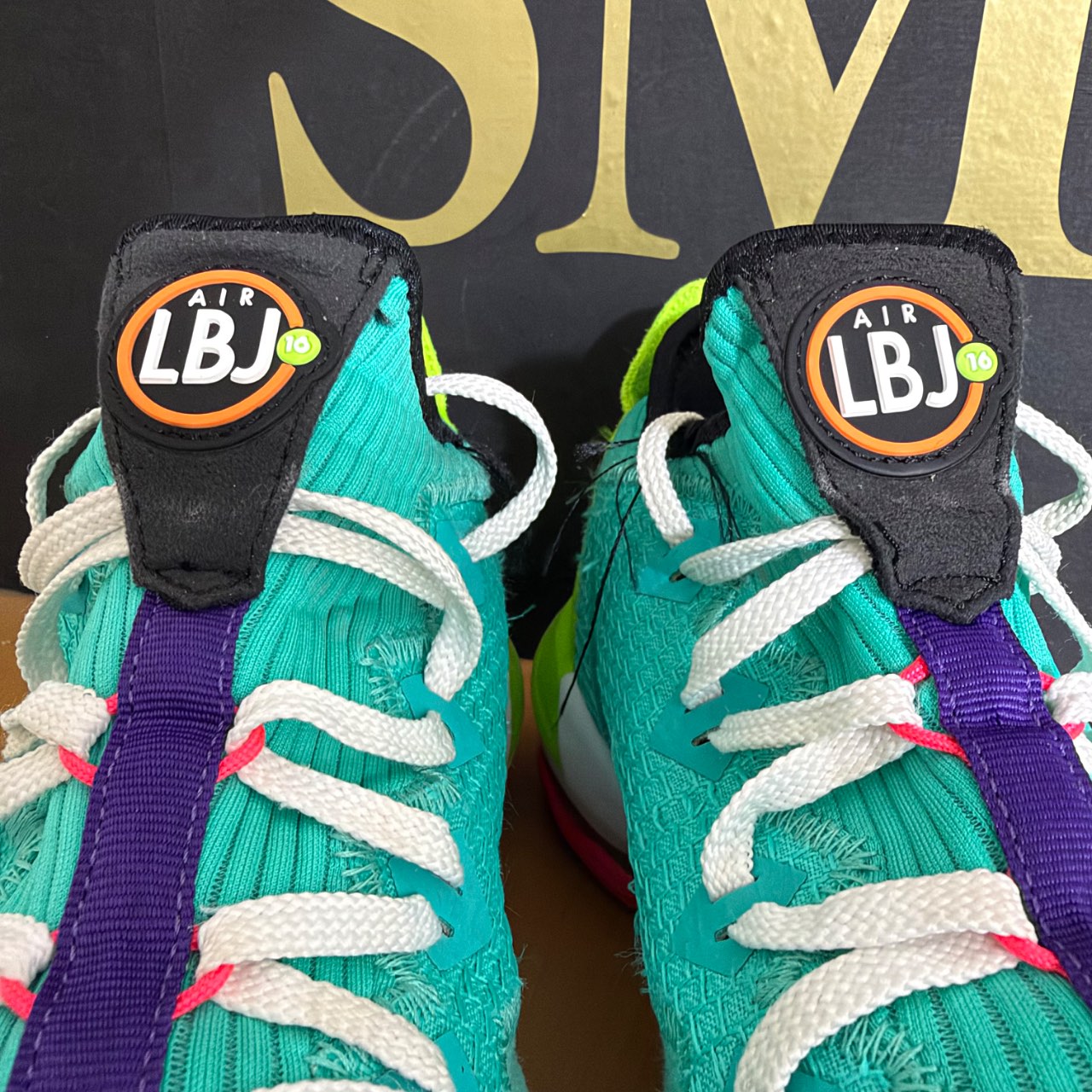 Nike LeBron 16 Low Air LBJ · Foto 4