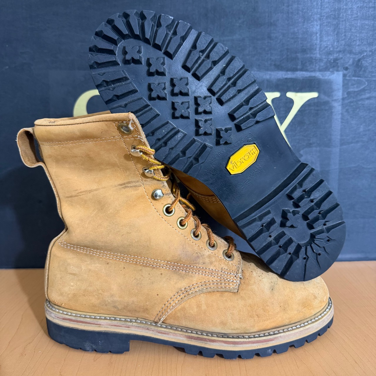 Bota de trabajo vibran · Foto 1