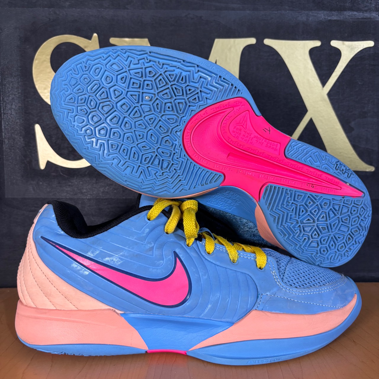 Nike Ja 2 Azul, rosa y amarillo