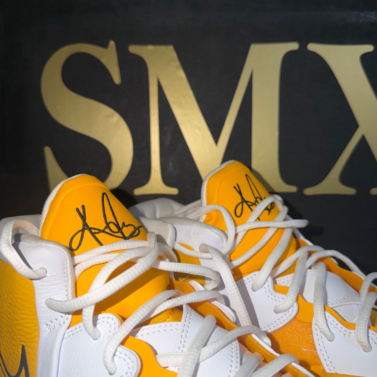 Nike Kyrie Infinity 'University Gold and White' · Foto 3