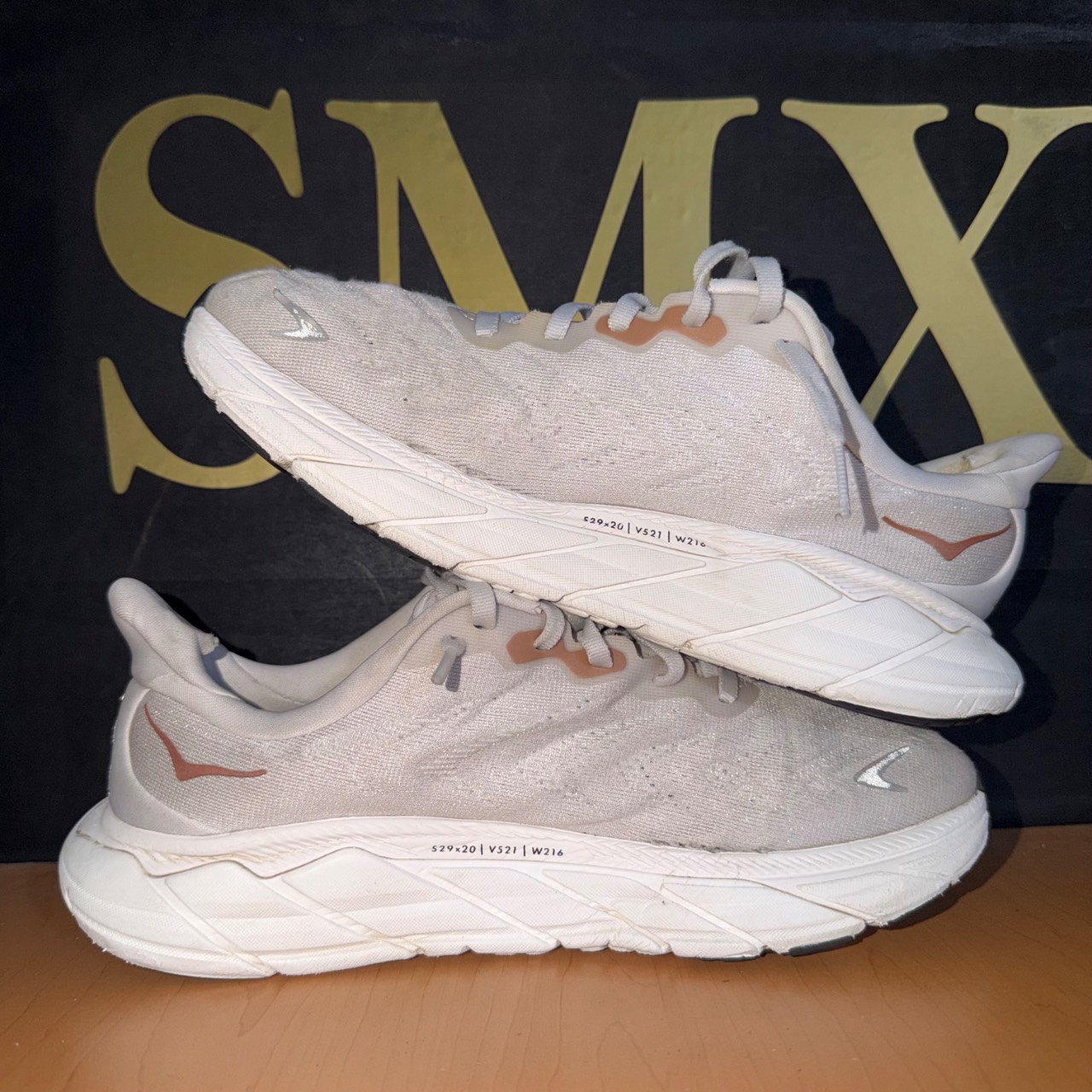 Hoka One One Arahi 6 · Foto 3