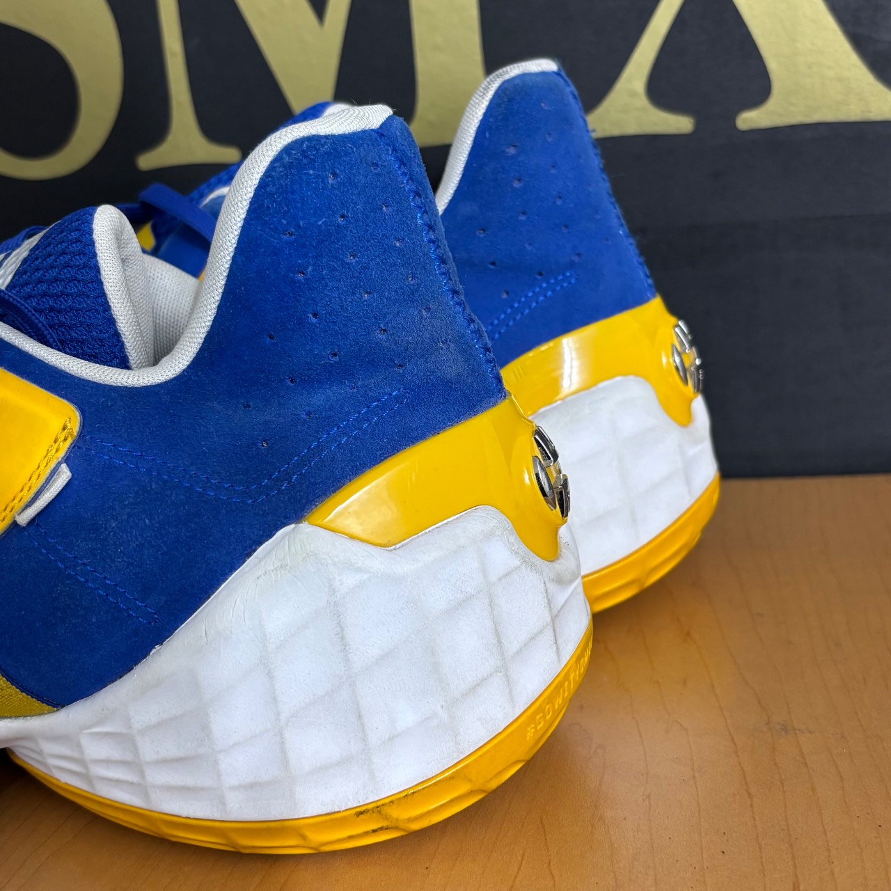 Adidas trae Young · Foto 4
