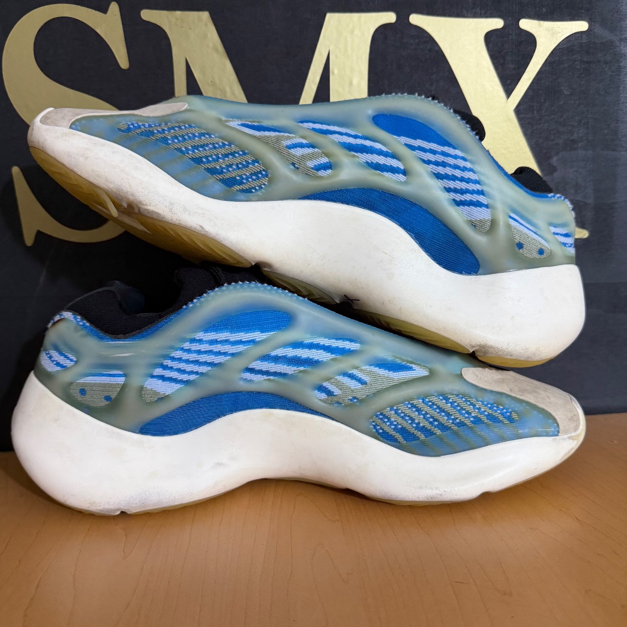 adidas Yeezy 700 V3 Arzareth · Foto 3