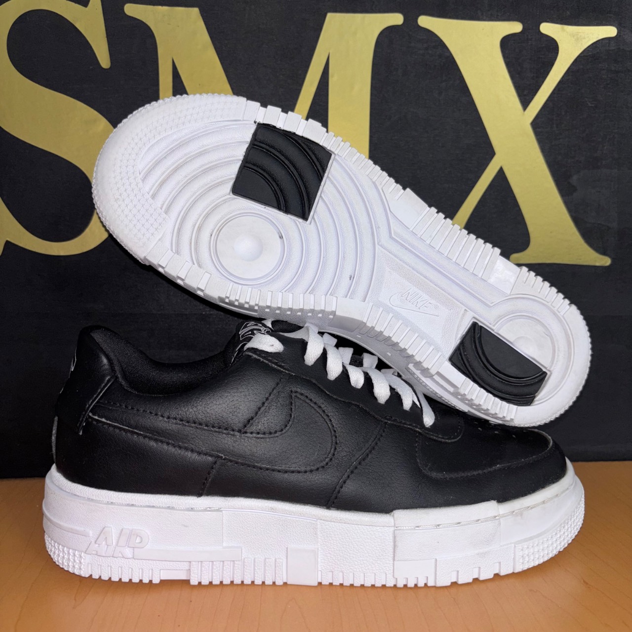 Nike Air Force 1 Pixel Negro y blanco · Foto 1