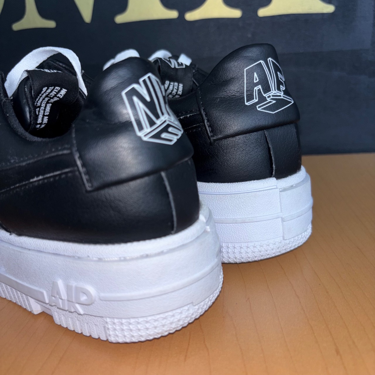 Nike Air Force 1 Pixel Negro y blanco · Foto 4