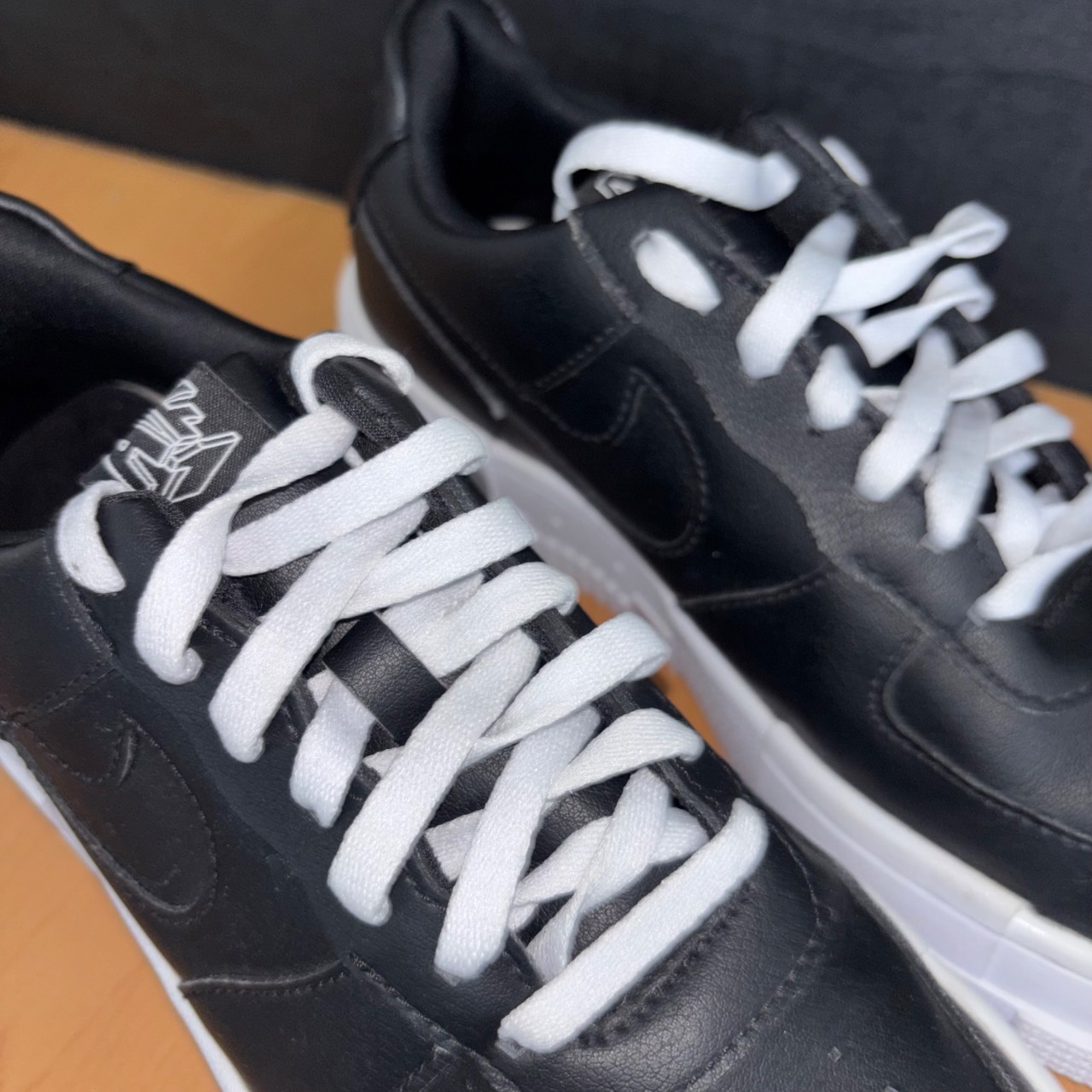 Nike Air Force 1 Pixel Negro y blanco · Foto 5